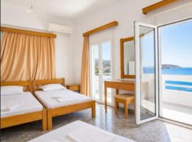 Triton Sea View Studios, Hotel in Tsoútsouros