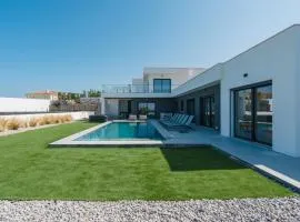 Villa Locki with jacuzzi, private pool and sea view