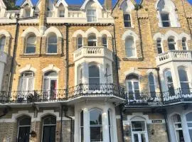 Luxury Sea View Historic Apartment