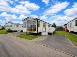 Great Caravan With Decking At Dovercourt Holiday Park Ref 44002F