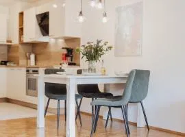 Helles 2 Zimmer Apartment mit Balkon und Tiefgarage