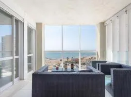 Moderno ático dúplex frente al mar