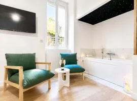 Le SPA Étoilé - Baignoire Balnéo et Sauna Privatif