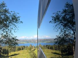 Birdbox Forland, hotel a Stord