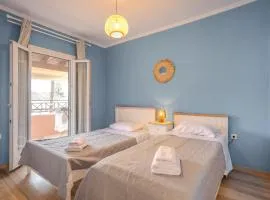Alkmini's apartment
