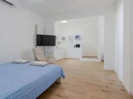 HOMESTWENTY3 - Home eight - RENOVATED IN 2026