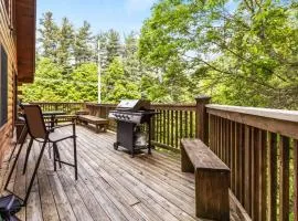 Mountain Log Cabin Near ASU with Soaking Tub & Views