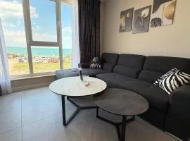 Kraymorie Sea Front 6 Apartment