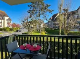 Modern appt with direct beach access