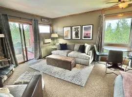 Lutsen Mtn Ski-In/Ski-Out Studio | Lake & Mtn View