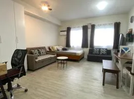 Nuvali Studio Retreat Free Pool Access & Fast WiFi