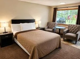 Room 30-1 Queen Jacuzzi Suite-Woodland Motor Lodge