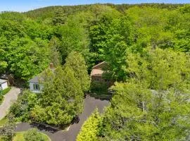 Alluring home with full kitchen, furnished patio, washer/dryer & private yard