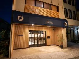 広島県尾道市中心部平地 瀬戸内 しまなみ海道拠点 尾道駅徒歩15分 Onomichi Tsubamedo 1日一組限定 一棟内2階貸切旅館 尾道つばめ堂