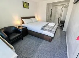 Walnut Studio - Self Contained One-Bed Studio Flat