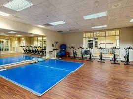Dog-Friendly Cabin with Kitchen, Firepit, AC, GYM, Ping-Pong & Aun Awaits