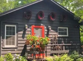 Steps to Beach & Lake Michigan! Family Retreat