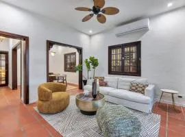 Bright & airy Spanish villa steps to sand GEN AC - Main House