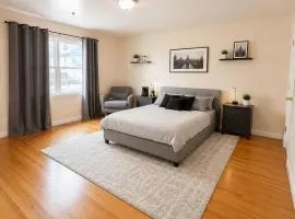 Modern Suite with Private Bath Minutes from Manhattan