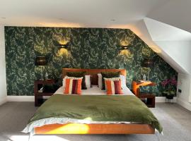 Luxury Boutique Apartment in an Exclusive Village near Bedford, Hotel in Biddenham