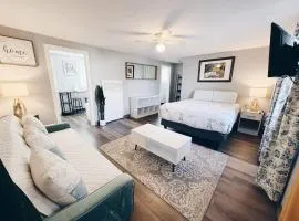 Affordable Bright Studio near SGMC & Downtown