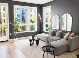 Serene APT 10 Min from Disneyland With Pool & GYM