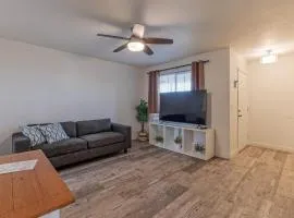 Modern 2 Bed Apt Near HonorHealth ASU and Tempe Town Lake Free Parking