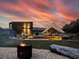 Glamping Vineyard Getaway with Luxury Amenities