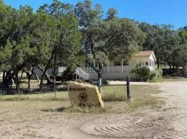 Canyon Lake-Sweet Retreat