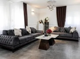 Nice Home In Gornji Vinjani