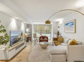 Pacific Chic Luxury Pad - Beachfront Aircon Lift