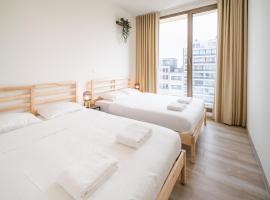 Spacious City Retreat with Balcony, hotell i Antwerpen