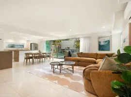 9 Depper Street - Large Residence Entire 6 Bed House