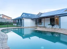 The Shailer Escape - Luxury Home with Private Pool