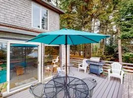 Dog-friendly 3-story home with wood stove, deck, grill, ocean views, W/D, AC