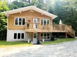 Chalet familial, idéalement situé, billard-table-babyfoot-arcade, hotel u gradu Saint-Faustin