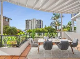 Coolum Beach Apartment, 2 Bed 2 Bath, Pool