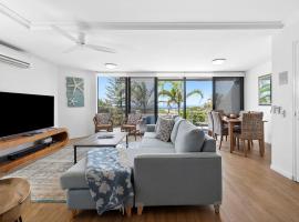 Beautiful Belmore Retreat Easy Walk to Beach, hótel í Sunshine Beach