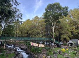 Jolotundo Glamping and Edupark, hotel v destinaci Sagi