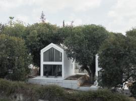 Tremythia Homes - Deluxe loft and 2-bed houses, Hotel in Konia