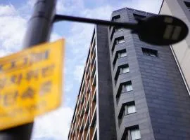 Golden Daisy Hotel