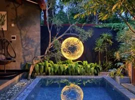 Moonrise villa