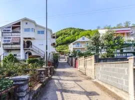 Apartman Dragon 1 pogled na more ,200 metara od plaže , besplatan parking i Wifi