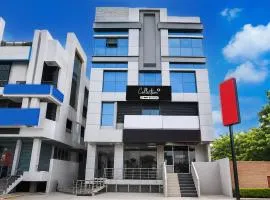 Super Collection O Hosepet College Road Formerly Mega Inn