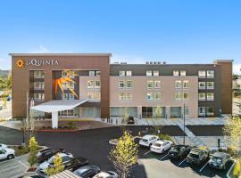 La Quinta Inn & Suites by Wyndham La Habra, hotel in La Habra