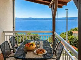 Nice Apartment In Mimice With Wifi