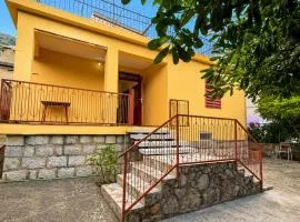 Family Holiday House Sutomore