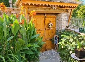 "Villa 70" Guesthouse، فندق في غيروكاستر