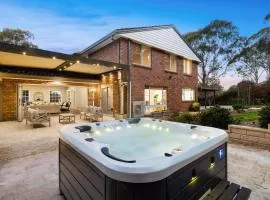 Carinya Centennial Bowral Spa Retreat