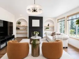 Spacious Pet-friendly 5BR Home in Lynnwood